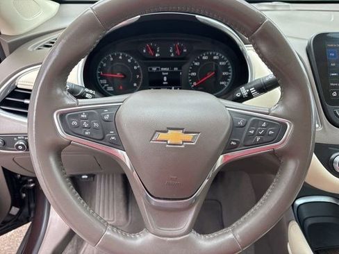 Used 2020 Chevrolet Malibu LT w/ Leather Package FWD image 16