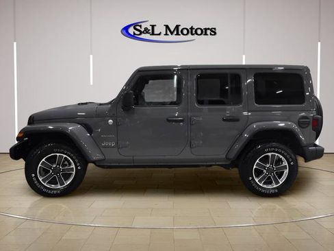 Used 2023 Jeep Wrangler Unlimited Sahara AWD/4WD image 4