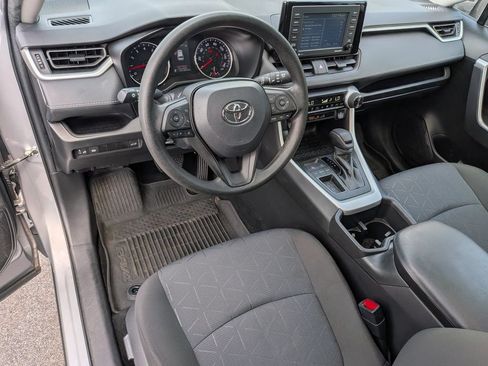 Used 2022 Toyota RAV4 XLE w/ Convenience Package FWD image 13