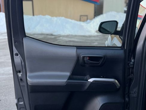 Used 2018 Toyota Tacoma SR5 image 23