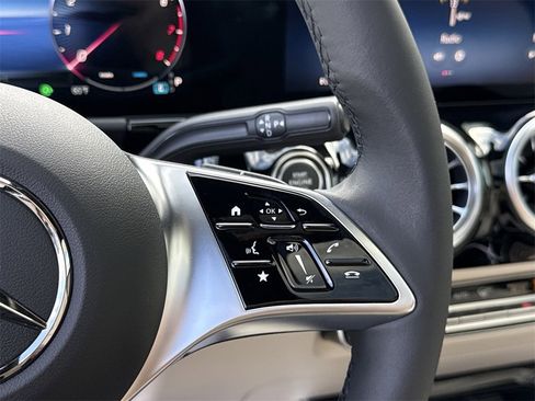 New 2026 Mercedes-Benz GLA 250 GLA 250 image 27