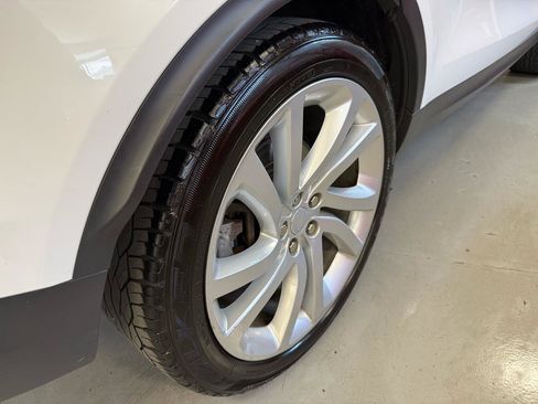 Used 2020 Land Rover Discovery HSE Luxury AWD/4WD image 9