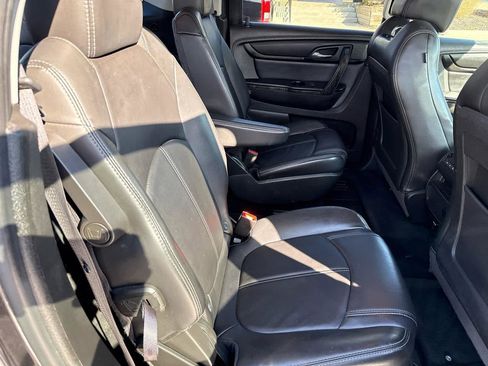 Used 2014 GMC Acadia SLT image 29