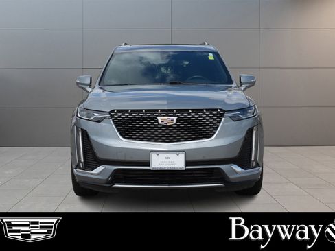 Used 2023 Cadillac XT6 Luxury image 2