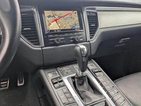 Used 2016 Porsche Macan Turbo image 15