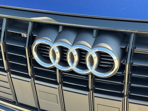 New 2025 Audi Q3 2.0T Premium image 7