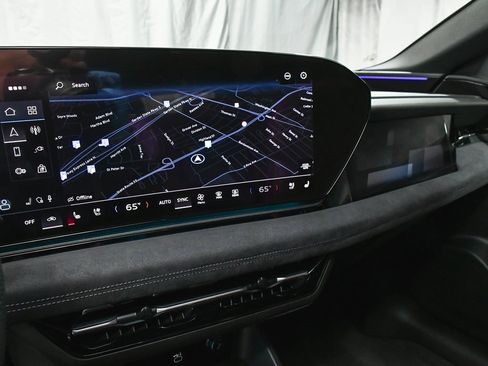 Used 2025 Audi S6 e-tron Prestige w/ 21" Black Optic Package image 51