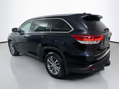 Used 2017 Toyota Highlander XLE AWD/4WD image 5