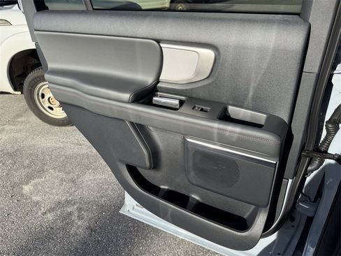 New 2025 Ford Expedition Active image 32