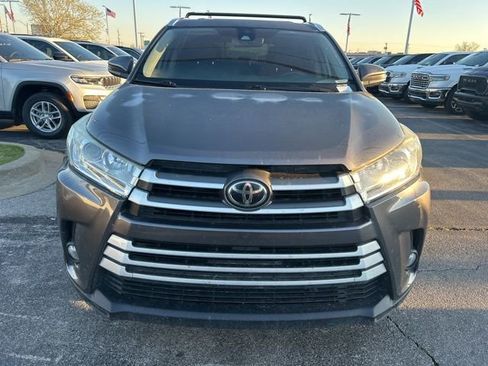 Used 2019 Toyota Highlander XLE image 8