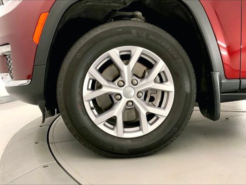 Used 2022 Jeep Grand Cherokee L Limited AWD/4WD image 8