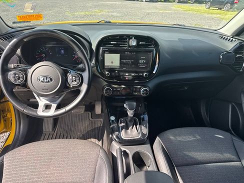 Used 2020 Kia Soul EX w/ Option Group 015 FWD image 13