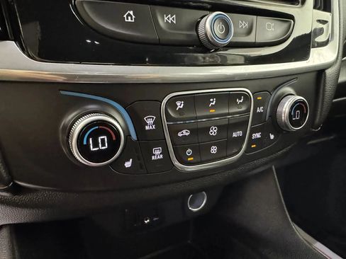 Used 2019 Chevrolet Traverse LT AWD/4WD image 21