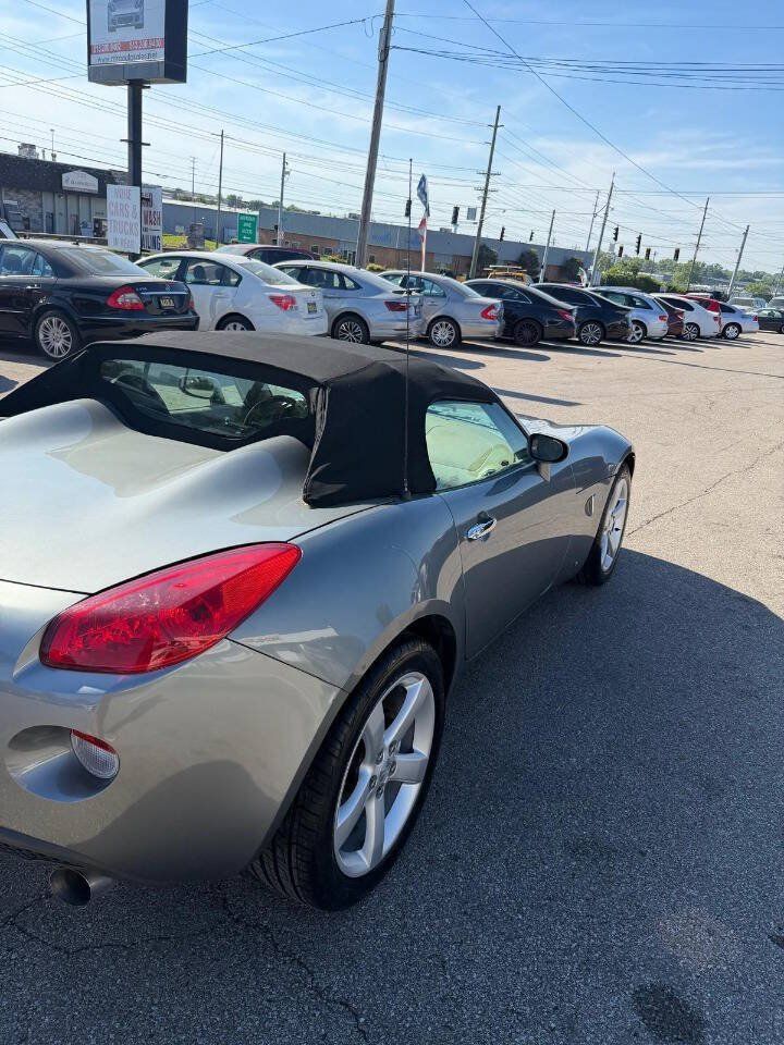 Used 2006 Pontiac Solstice Convertible w/ Premium Package RWD image 35