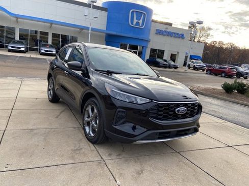 Used 2025 Ford Escape ST-Line image 2