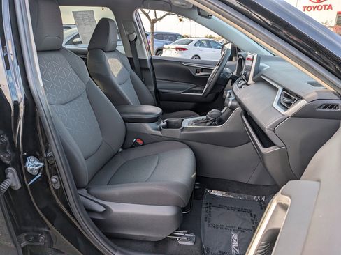 Used 2023 Toyota RAV4 XLE image 21