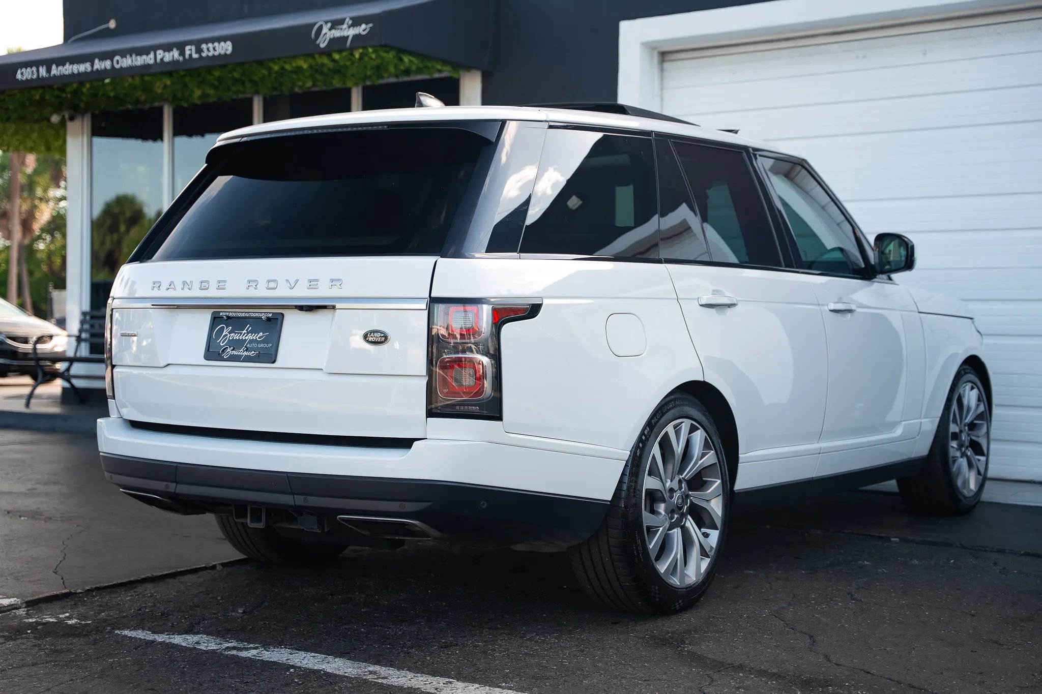Used 2018 Land Rover Range Rover Autobiography AWD/4WD image 4