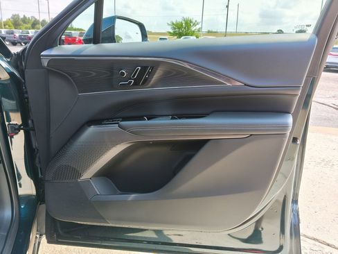 Used 2024 Cadillac Lyriq Luxury AWD/4WD image 20