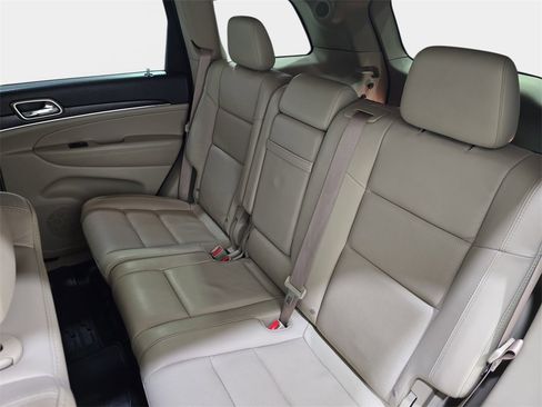 Used 2014 Jeep Grand Cherokee Limited w/ Luxury Group II image 17