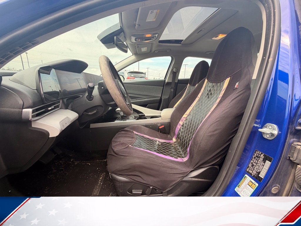 Used 2023 Hyundai Elantra Limited w/ Cargo Package FWD image 17