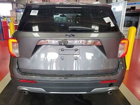 Used 2022 Ford Explorer Limited AWD/4WD image 4