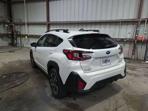 Used 2025 Subaru Crosstrek 2.0i Premium image 8