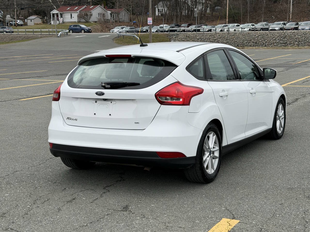 Used 2016 Ford Focus SE FWD image 5