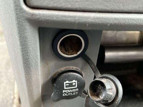 Used 2009 Chrysler Town & Country LX image 26