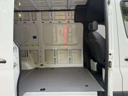 Used 2025 Mercedes-Benz Sprinter 2500 image 23