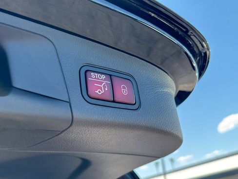 Used 2025 Mercedes-Benz GLA 250 image 23