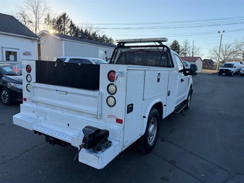 Used 2017 Ford F250 XL w/ Power Equipment Group image 4