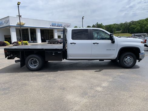 New 2025 Chevrolet Silverado 3500 W/T w/ WT Convenience Package AWD/4WD image 2