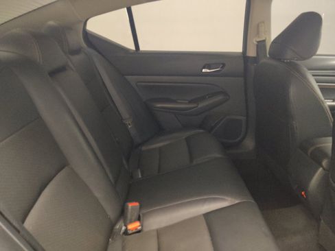 Used 2022 Nissan Altima 2.5 SR FWD image 19