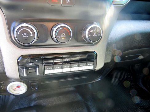 Used 2019 RAM 3500 Tradesman w/ Chrome Appearance Group image 20