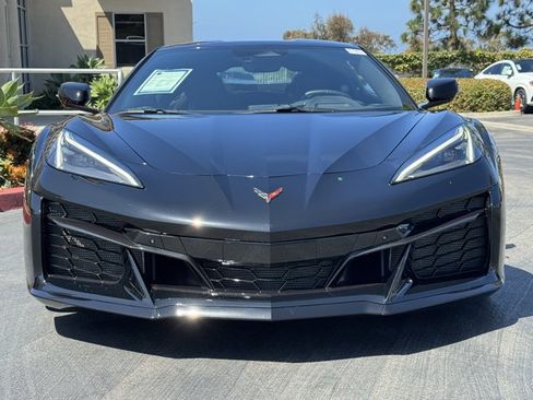 Used 2025 Chevrolet Corvette Z06 w/ Stealth Interior Trim Package RWD image 3