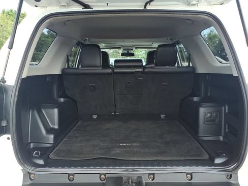 Used 2018 Toyota 4Runner SR5 Premium AWD/4WD image 9