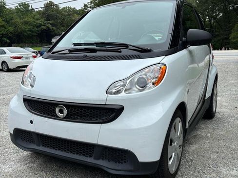 Used 2015 smart fortwo pure RWD image 4