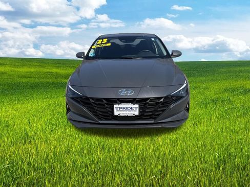Used 2023 Hyundai Elantra SEL w/ Convenience Package image 2