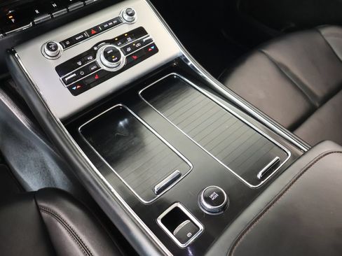 Used 2023 Lincoln Aviator AWD w/ Premium Package image 9