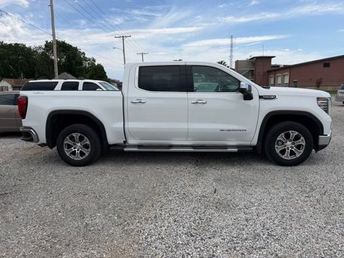 Used 2023 GMC Sierra 1500 SLT AWD/4WD image 2