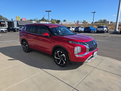 Used 2023 Mitsubishi Outlander SE image 7