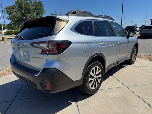 Certified 2021 Subaru Outback Premium AWD/4WD image 6