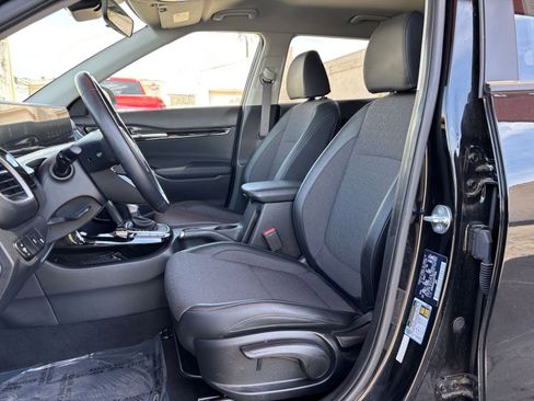 Used 2025 Kia Seltos S image 28