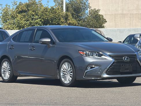 Used 2018 Lexus ES 350 w/ Accessory Package FWD image 5