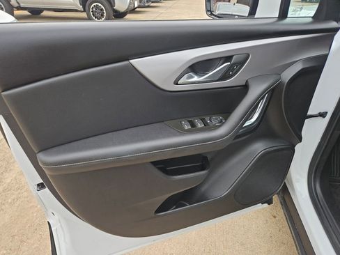 Used 2025 Chevrolet Blazer LT FWD image 14