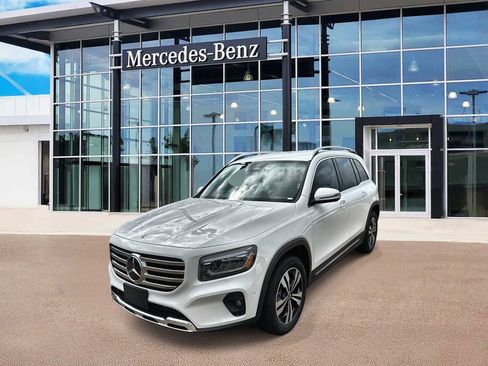 Used 2025 Mercedes-Benz GLB 250 image 1