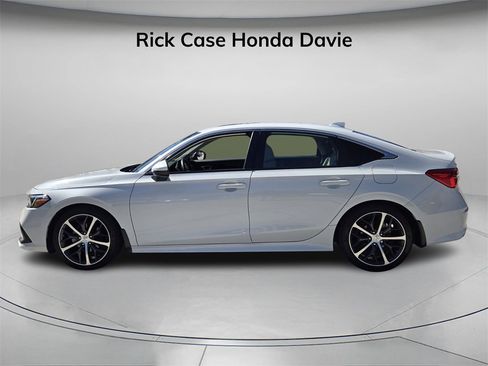 Certified 2024 Honda Civic Touring image 4