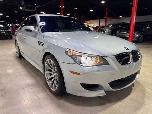 Used 2010 BMW M5 image 8