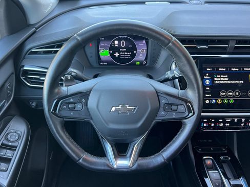 Used 2023 Chevrolet Bolt EUV Premier w/ Sun & Sound Package FWD image 17