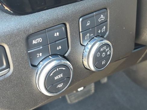 Used 2022 GMC Sierra 1500 SLT image 27